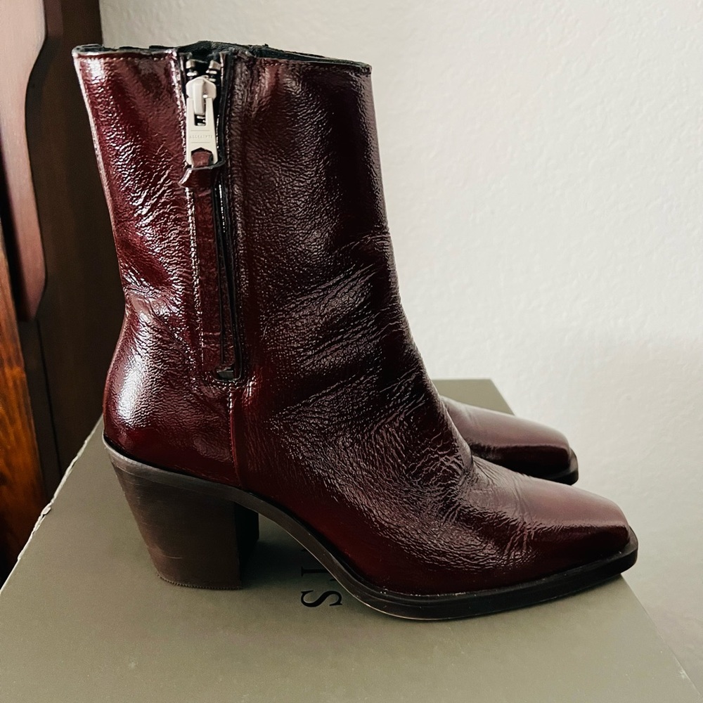 Oxblood Boot SIZE 39 (Fits like a 7 1/2 or 8)!!!